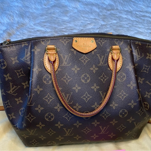 Louis Vuitton Turenne Mm - Picture 1 of 15